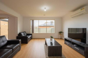 Relaxing Family Home in the heart of Tarneit